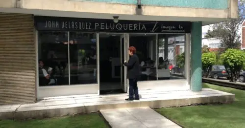 JOHN VELASQUEZ PELUQUERIA JOHN VELASQUEZ PELUQUERIA